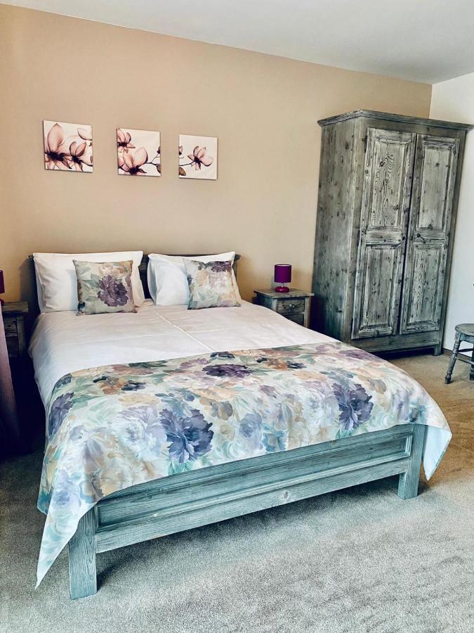 Casa Ankeli Bed and Breakfast Buşteni Εξωτερικό φωτογραφία